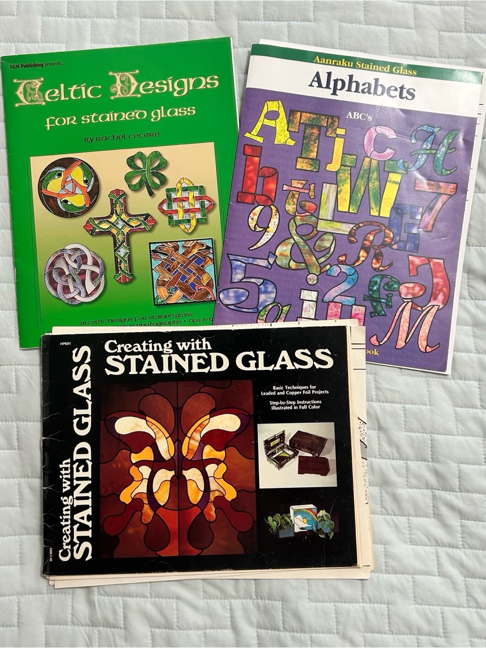 Stained Glass Pattern Books Lot - Picture 4 of 5